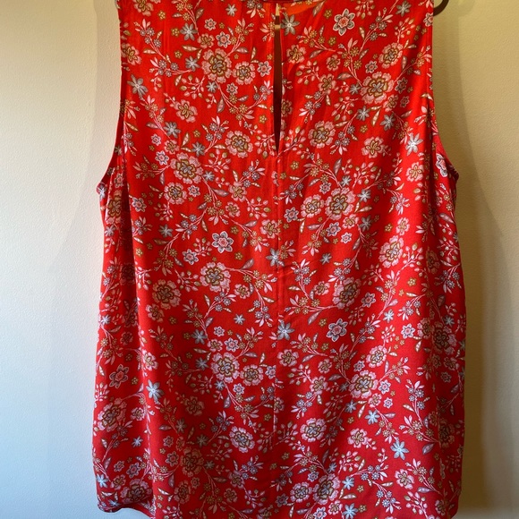 Pretty floral rayon tank - Picture 2 of 4